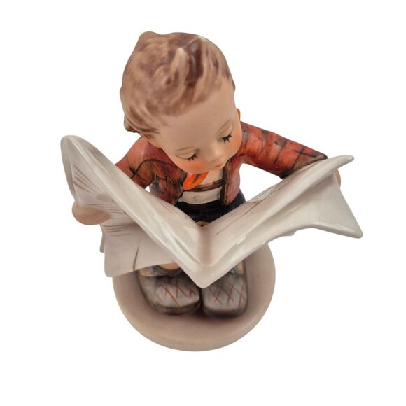 Latest News Figurine Goebel Hummel 184 Porcelain TMK 3 W Germany Boy Newspaper - Picture 2 of 10